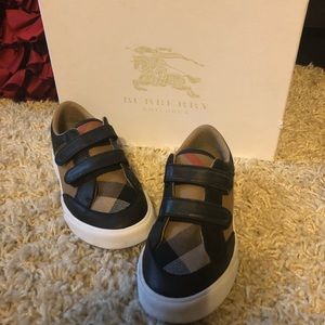 Burberry kids sneakers size 11 Black & Plaid